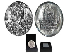 Add to Cart Silver medallion souvenir of the Holy Year Silver medallion souvenir of the Holy Year