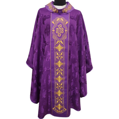 Chasuble and stole in damask fabric with golden embroidery purple